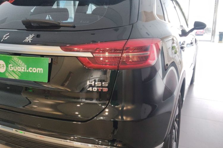 红旗HS5 2022款 改款 2.0T 智联旗享版车身外观9