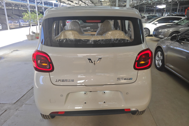五菱汽车 宏光MINIEV 2025款 四门版 进阶款车身外观6