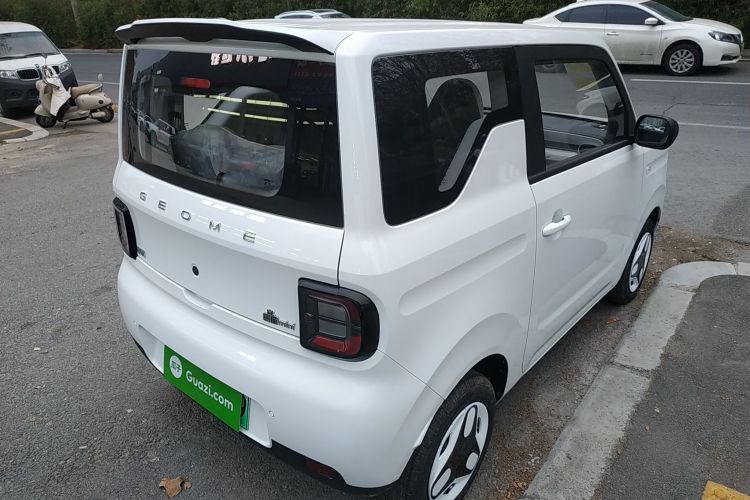 吉利银河 熊猫 2025款 210km 元气熊车身外观7