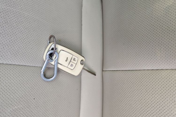 别克 英朗 2021款 典范 1.5L 自动精英型中控内饰11