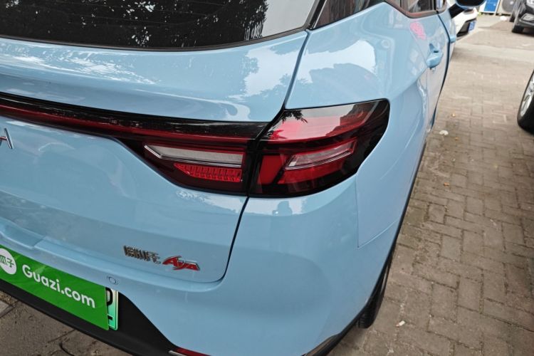 哪吒汽车 哪吒AYA 2023款 318 Lite车身外观9