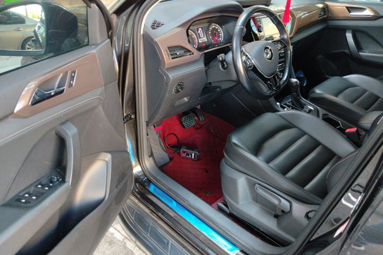 大众 途岳 2020款 280TSI 两驱舒适版 国VI中控内饰20