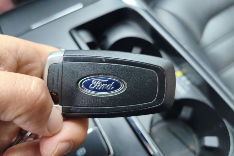 福特 蒙迪欧 2017款 EcoBoost 180 时尚型中控内饰11