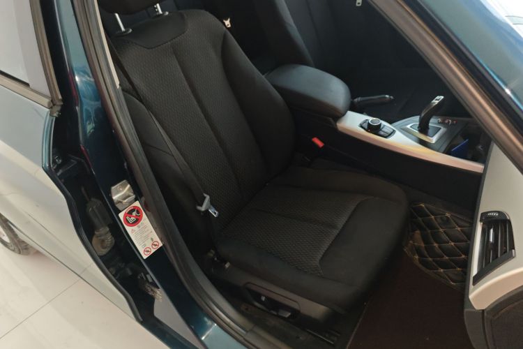 宝马1系(进口) 2013款 改款 118i 领先型局部细节41