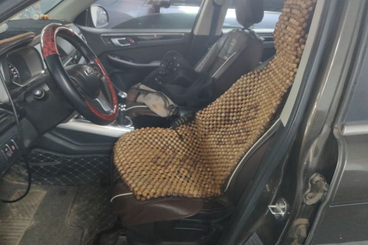 众泰 大迈X5 2017款 升级版 1.5T 手动豪华7座型中控内饰19