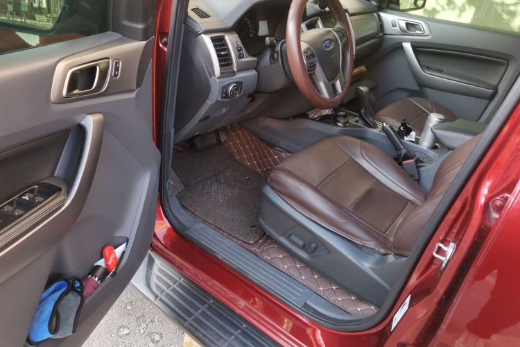 福特 撼路者 2017款 2.0T 汽油自动四驱豪华版 7座中控内饰20