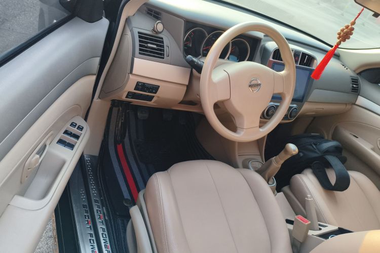 日产 轩逸 2018款 经典 1.6XE 手动舒适版中控内饰20