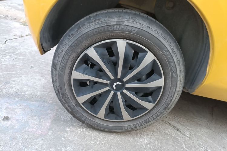 五菱汽车 宏光MINIEV 2021款 马卡龙时尚款 磷酸铁锂车身外观6008