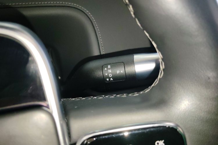 理想汽车 理想L9 2022款 Max局部细节18