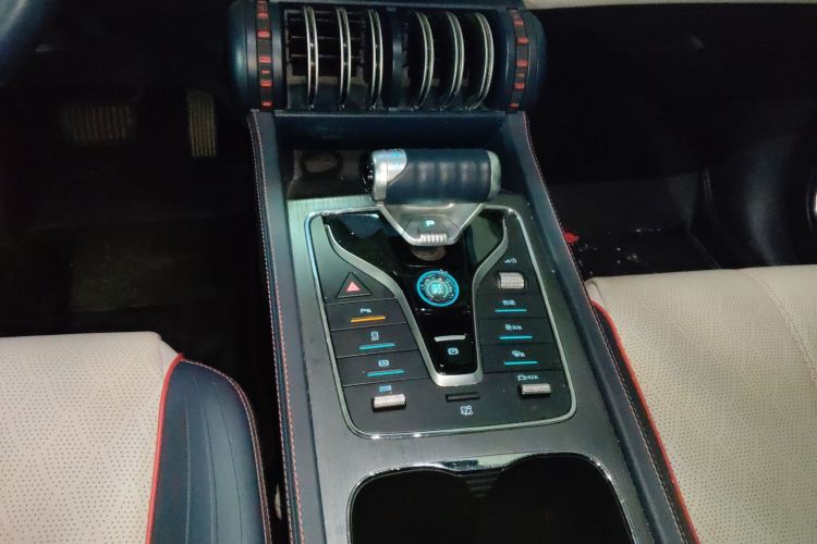 比亚迪 元PLUS 2022款 430KM 尊贵型局部细节18