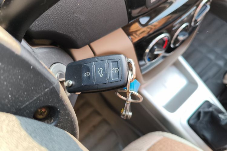 长安 悦翔V3 2015款 1.4L 手动美满型 国IV中控内饰11