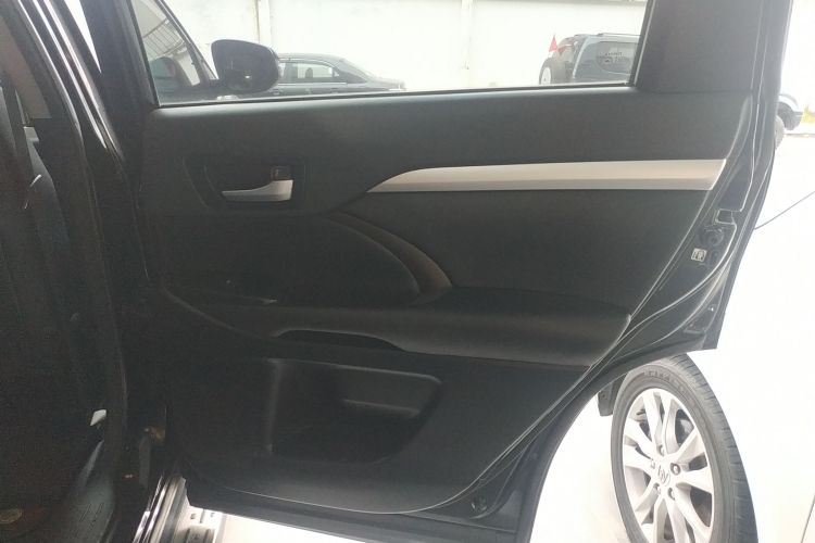 丰田 汉兰达 2015款 2.0T 四驱豪华版 7座中控内饰7006