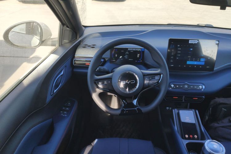 比亚迪 海鸥 2025款 智驾版 305km 活力版中控内饰13