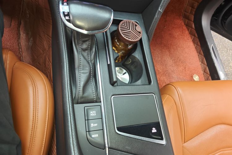 凯迪拉克CT6 2017款 28T 领先型中控内饰18