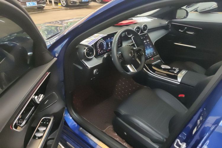 奔驰C级 2022款 改款 C 200 L 运动版中控内饰7003