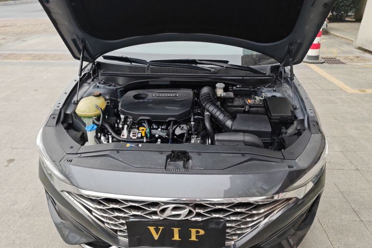 现代 菲斯塔 2019款 280TGDi 智速版 国VI机舱底盘24