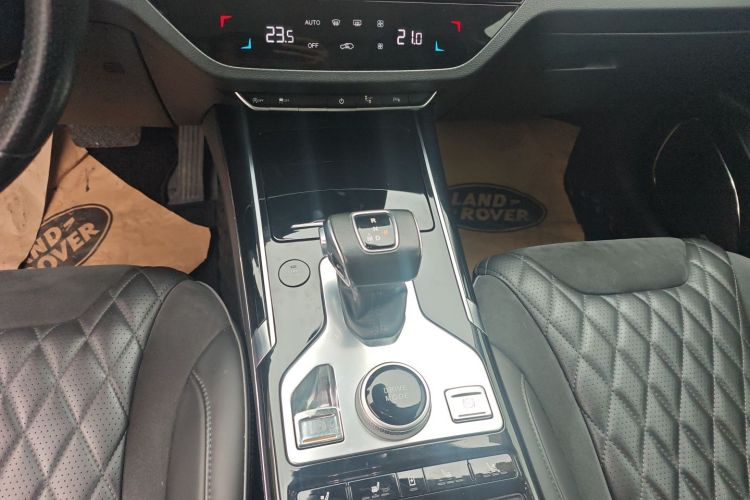 红旗HS5 2019款 2.0T 智联旗享四驱版中控内饰18