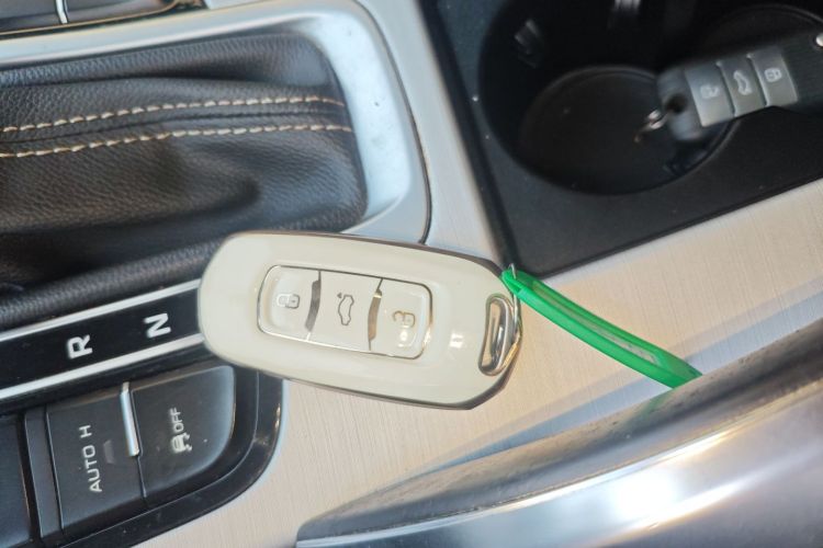 吉利汽车 博越 2016款 1.8TD 自动智慧型中控内饰11