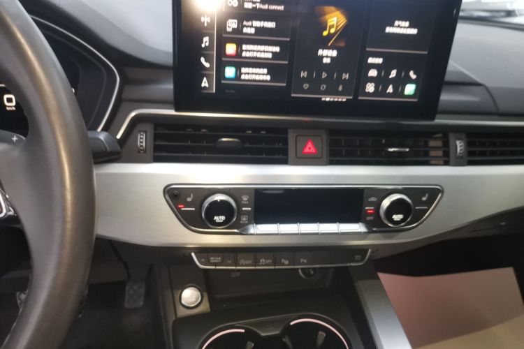 奥迪A4L 2022款 40 TFSI 豪华动感型中控内饰16
