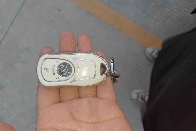 别克 凯越 2018款 15N CVT豪华型中控内饰11