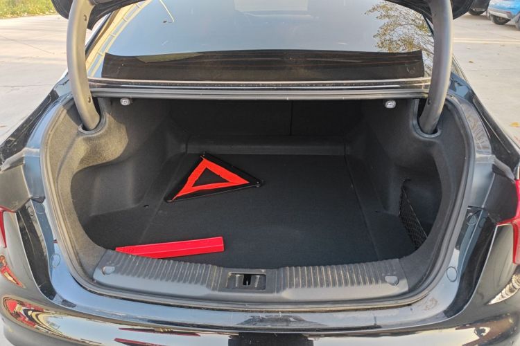 红旗H5 2023款 2.0T 自动智联旗享版局部细节23