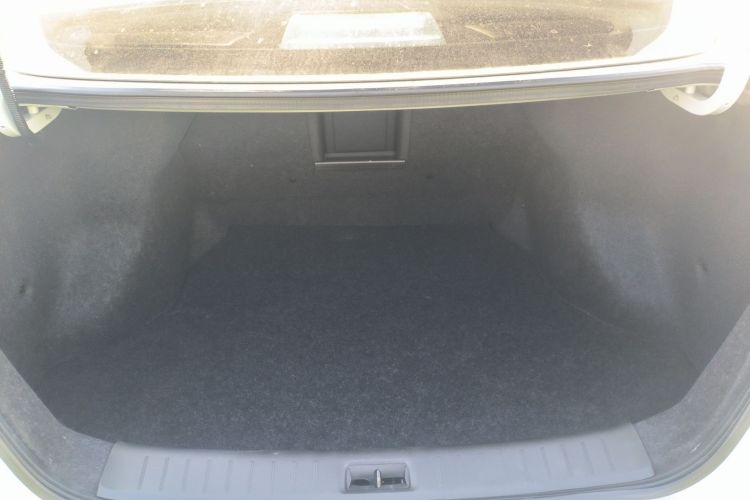 日产 轩逸 2021款 经典 1.6XL CVT豪华版机舱底盘23