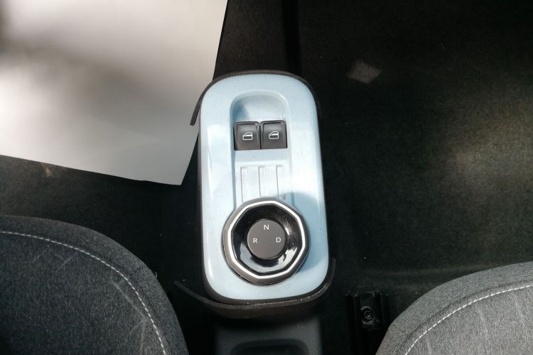 吉利银河 2024款 熊猫mini 200km 耐力熊中控内饰18