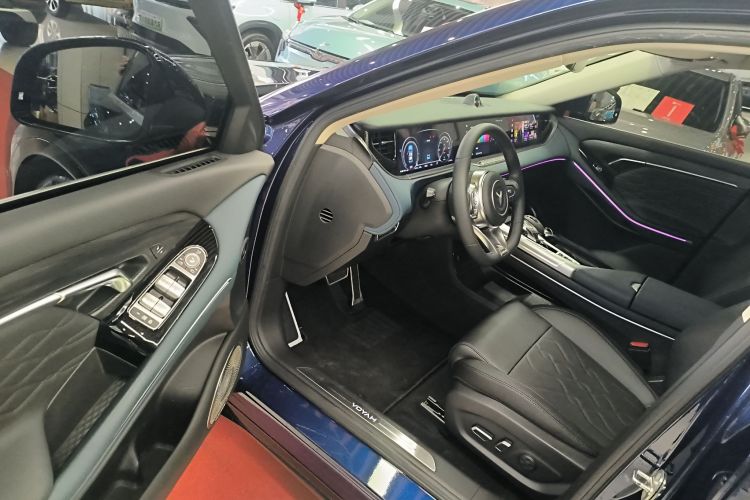 岚图汽车 岚图FREE 2021款 四驱标准增程专属豪华套装中控内饰7003