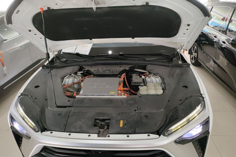 蔚来ES8 2020款 580KM 七座版机舱底盘24