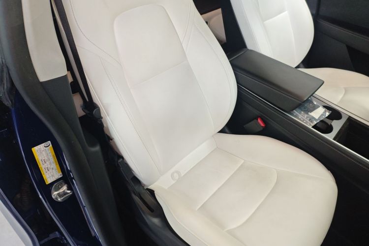 特斯拉 Model Y 2021款 长续航全轮驱动版局部细节41