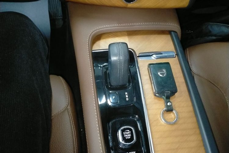 沃尔沃XC90 2021款 B5 智行豪华版 7座局部细节18