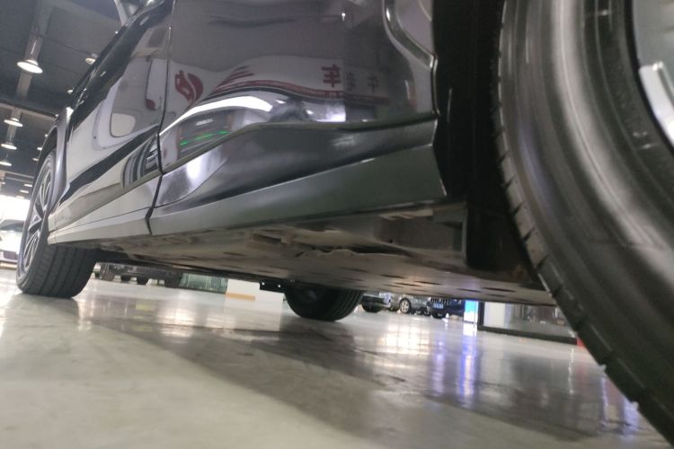 雷克萨斯RZ 2023款 450e 四驱纵享版局部细节9002