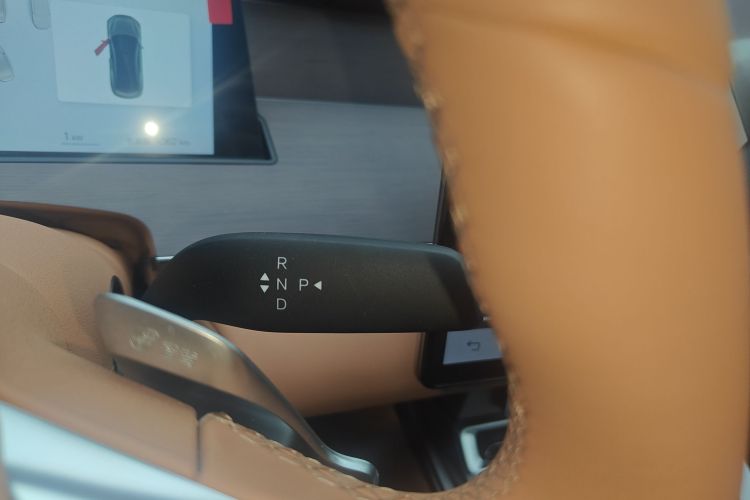 比亚迪 汉L 2025款 DM-p 四驱激光雷达旗舰型局部细节18