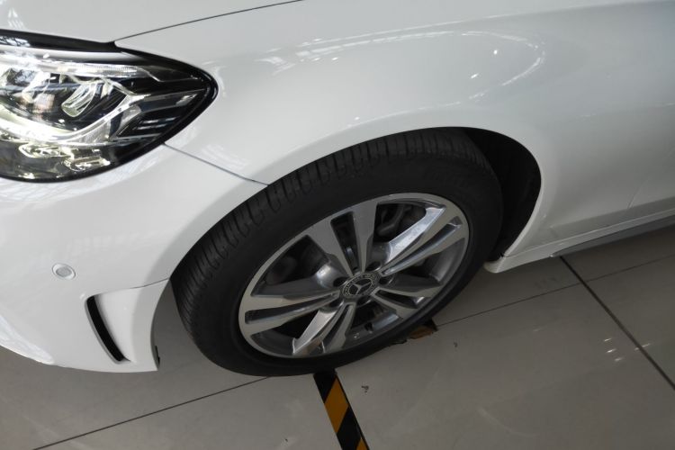 奔驰C级 2019款 C 180 L 时尚型运动版车身外观6007