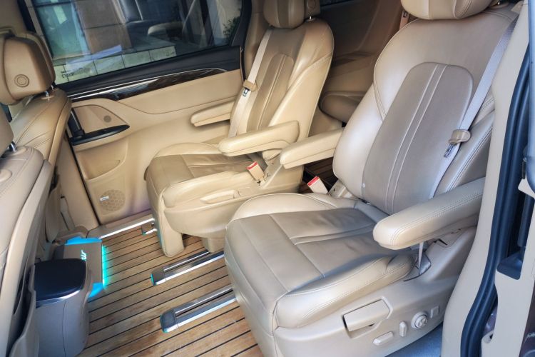 别克GL8 2017款 ES 28T 旗舰型 国V中控内饰21