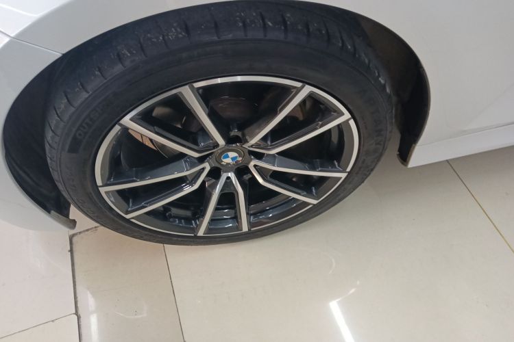 宝马3系 2022款 改款 320Li M运动套装车身外观6007