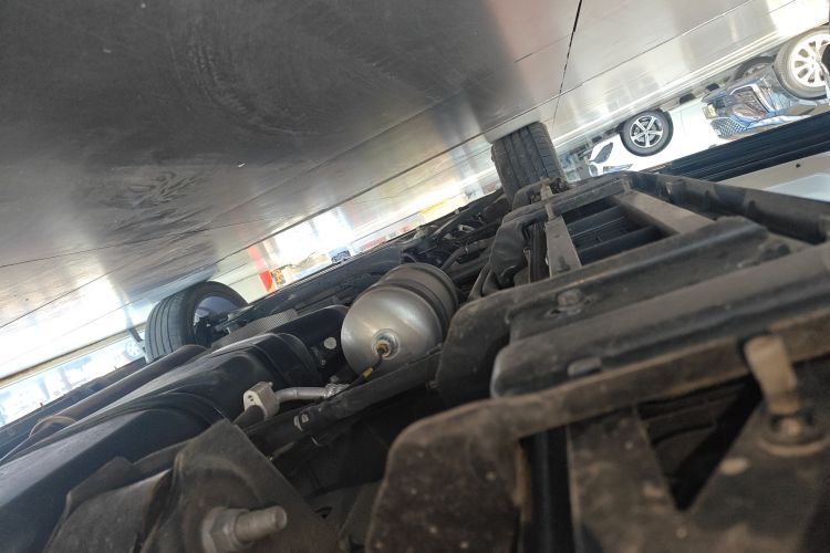 钧天 沃森威尔福特黑武士 2025款 2.0T 汽油巅峰版局部细节9002