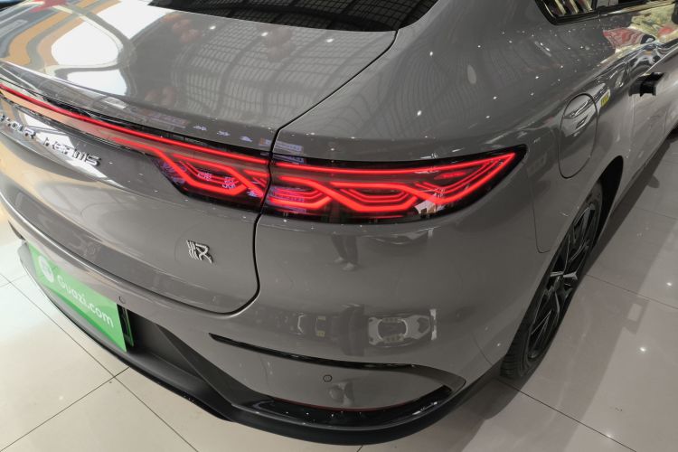 比亚迪 汉 2025款 DM-i 125KM尊贵型车身外观9