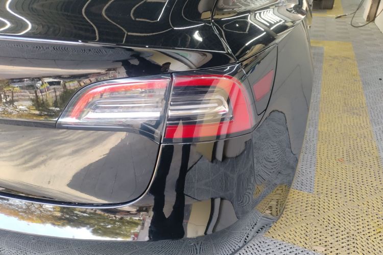 特斯拉 Model 3 2021款 标准续航后驱升级版 3D6车身外观6006