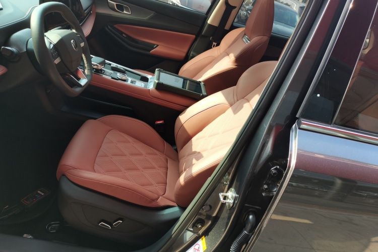 长安CS55PLUS 2024款 第三代 1.5T DCT尊贵型局部细节19