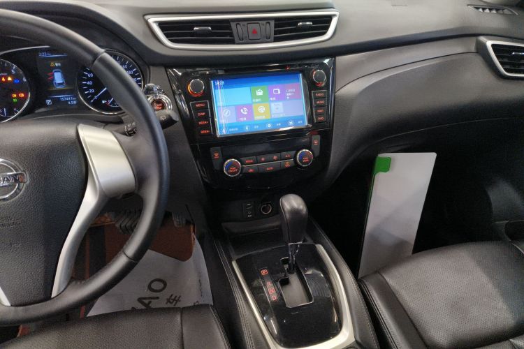 日产 奇骏 2014款 2.0L CVT舒适版 2WD中控内饰16