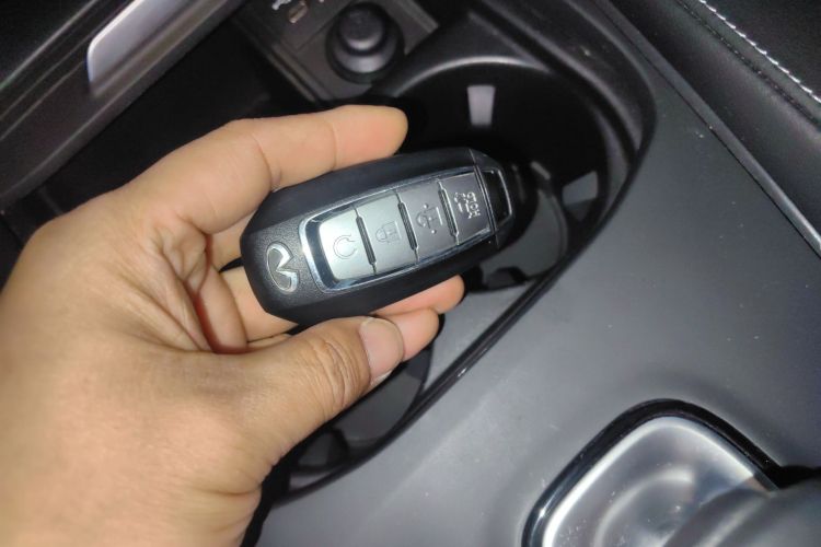 英菲尼迪QX50 2020款 改款 2.0T 四驱菁英版中控内饰7001