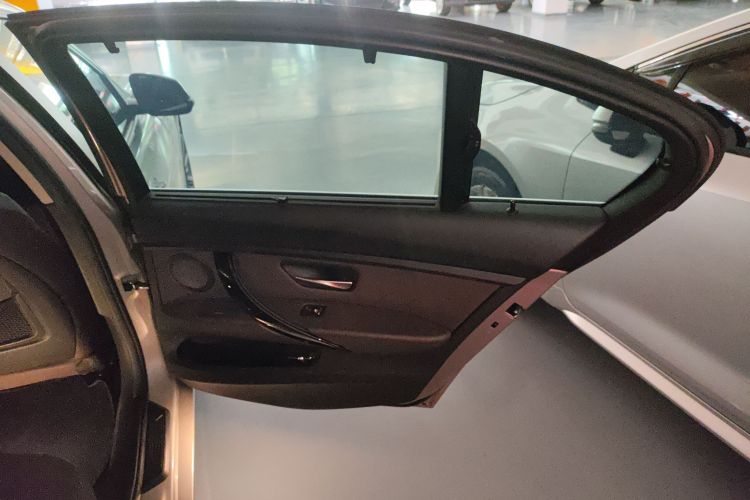 宝马3系 2018款 320Li 时尚型中控内饰7005