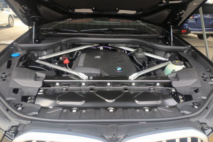 宝马X6 2023款 xDrive30i M运动套装机舱底盘24