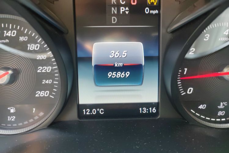 奔驰V级 2017款 V 260 领航版中控内饰15