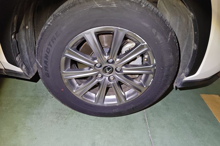 雷克萨斯NX 2017款 200 前驱 锋行版车身外观6007