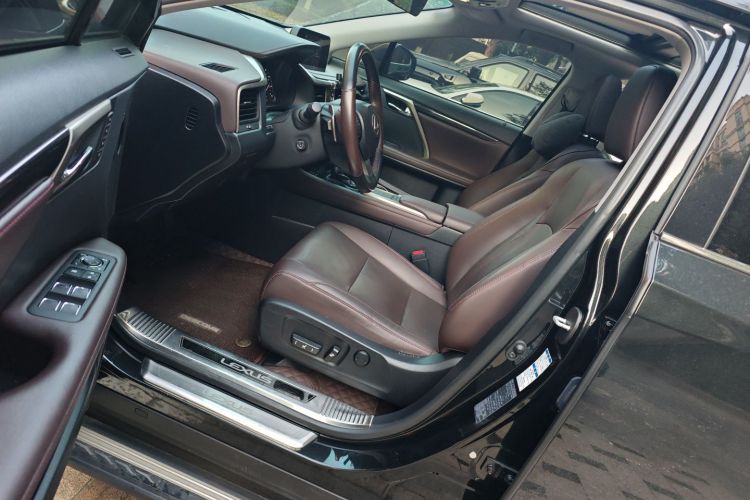 雷克萨斯RX 2020款 300 四驱典雅版 国VI中控内饰19