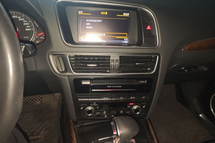 奥迪Q5 2013款 40 TFSI 舒适型中控内饰16