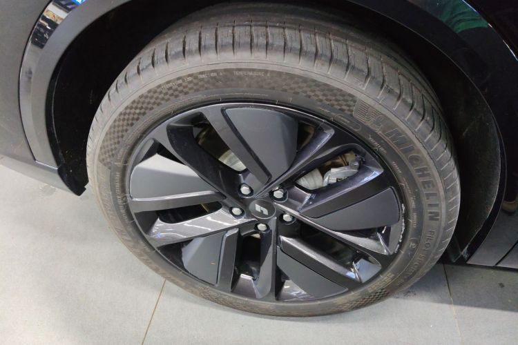 理想汽车 理想L9 2024款 Ultra车身外观6008