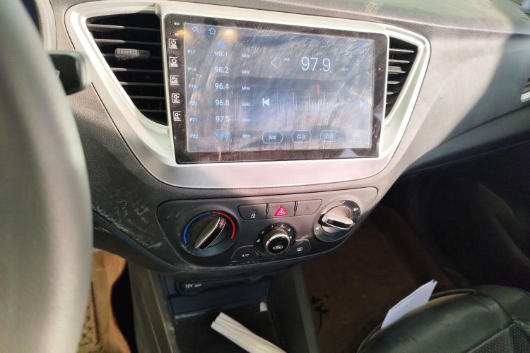 现代 悦纳 2020款 1.4L 手动GLS炫酷版中控内饰16